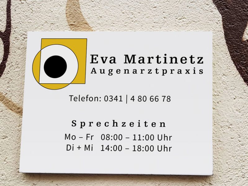 Praxisschild-Gestaltung-Augenarztpraxis-Martinetz