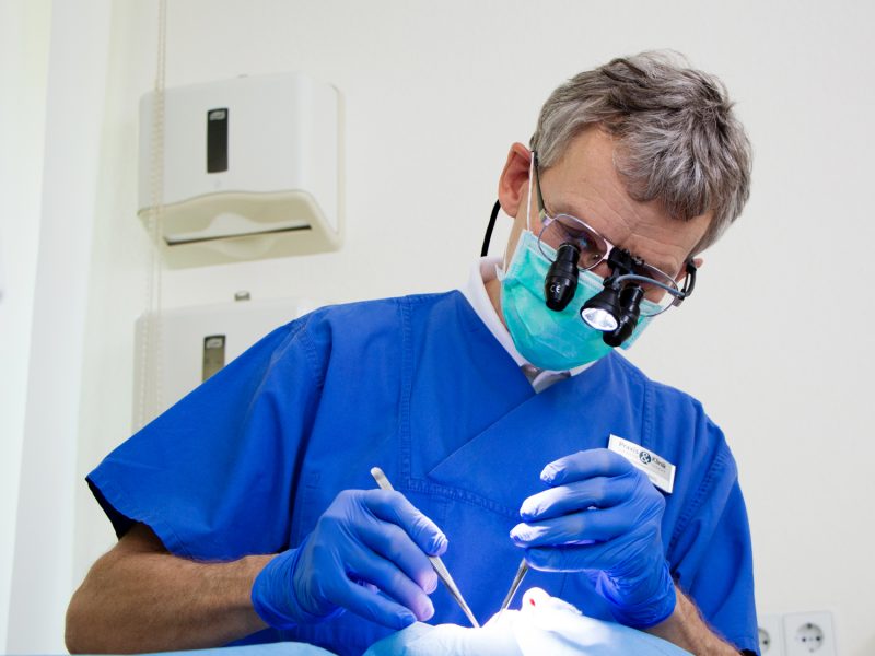 Fotografie Website, Zahnarztpraxis, Operation, Dr. Peters